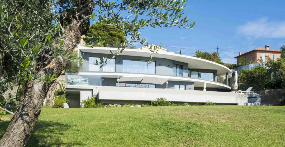 Latelier Minimaliste Menuiserie Aluminium Nice Realisations 2